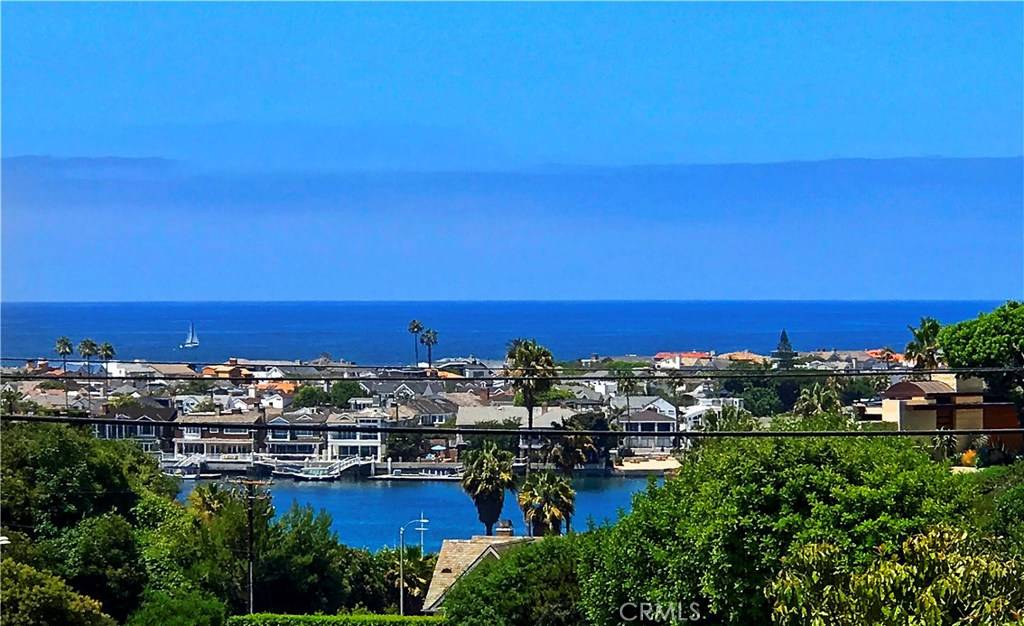 Corona Del Mar, CA 92625,428 Carnation AVE #3