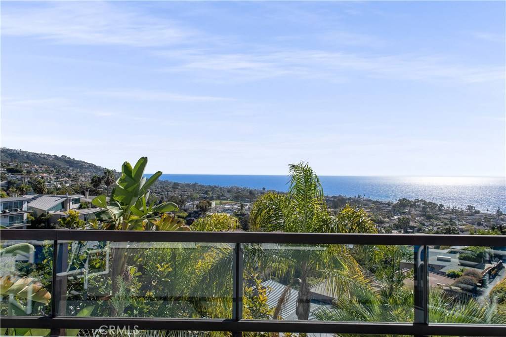 Laguna Beach, CA 92651,580 Vista LN