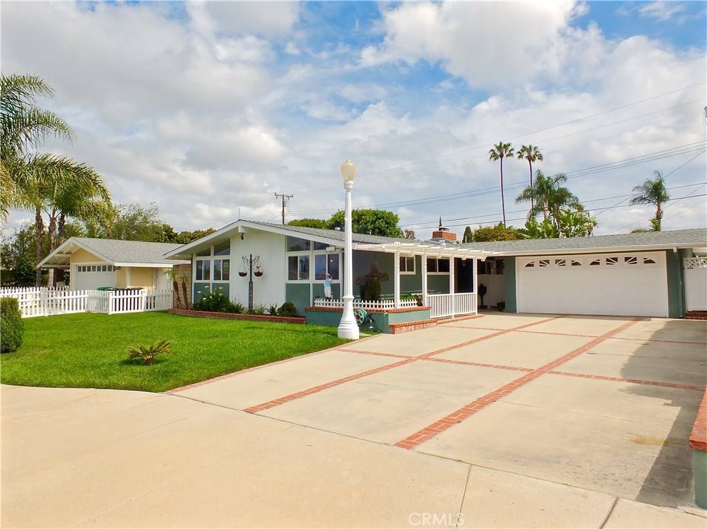 Costa Mesa, CA 92626,332 Princeton DR