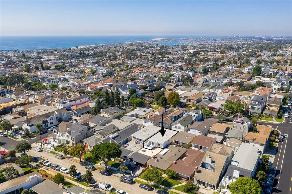 Corona Del Mar, CA 92625,713 1/2 Poinsettia