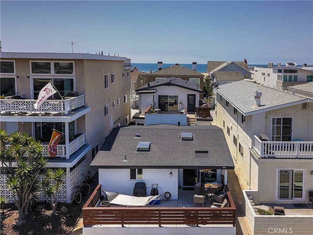 Newport Beach, CA 92661,915 W Balboa