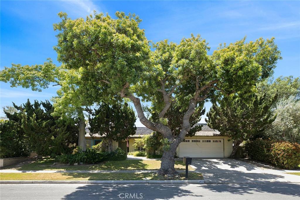 Newport Beach, CA 92660,2425 Windward LN