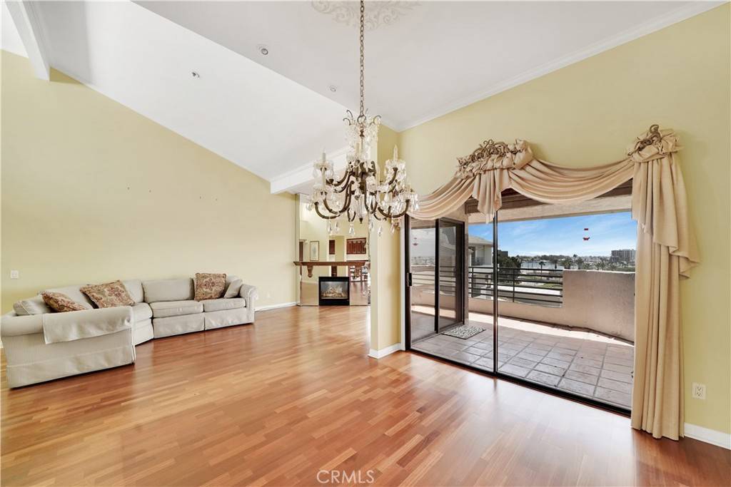 Newport Beach, CA 92663,280 Cagney LN #309