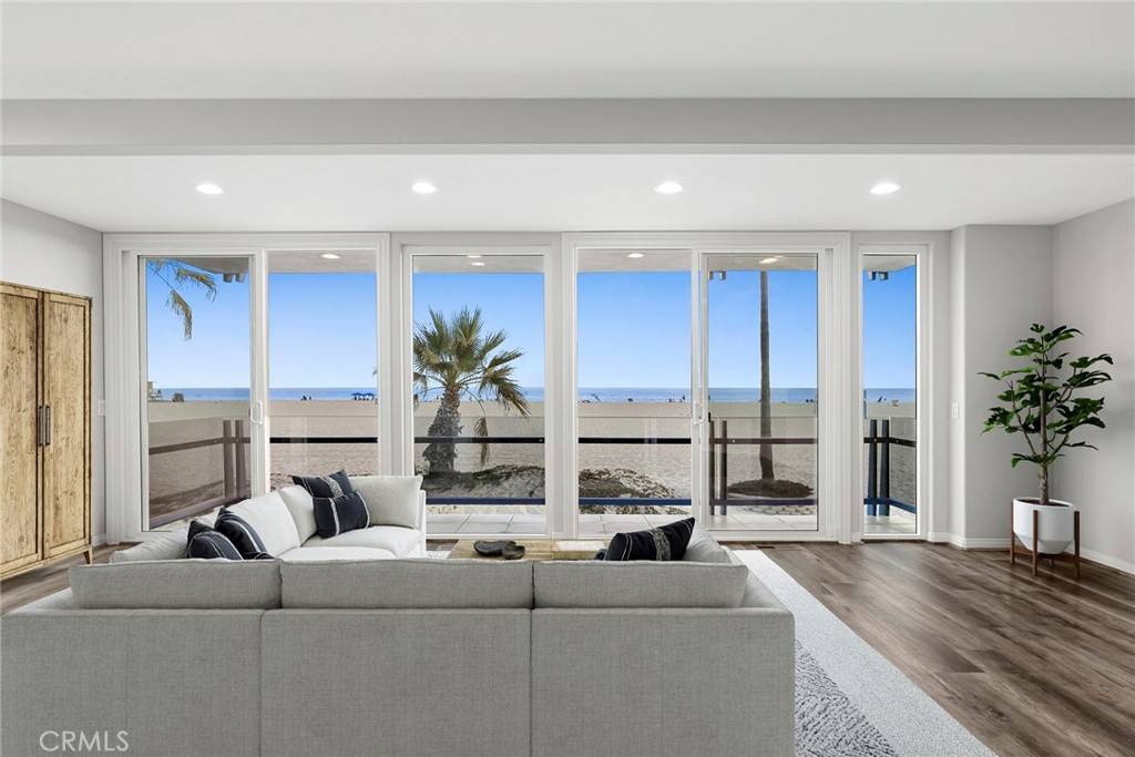 Newport Beach, CA 92663,1516 W Oceanfront #A