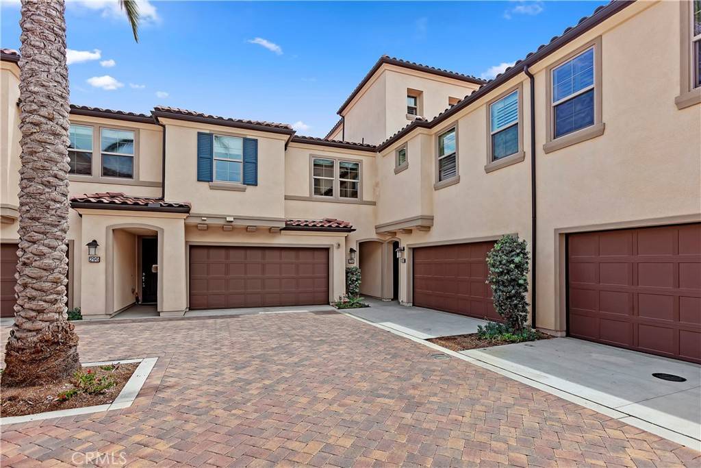 Lake Forest, CA 92630,298 Finch