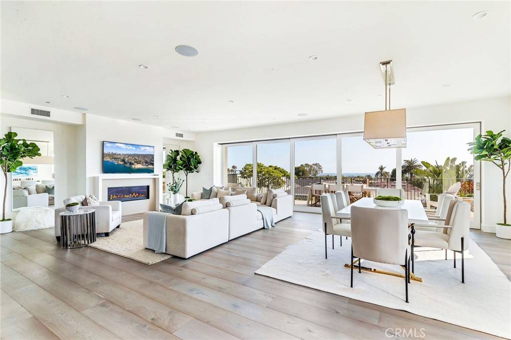 Corona Del Mar, CA 92625,448 Serra DR