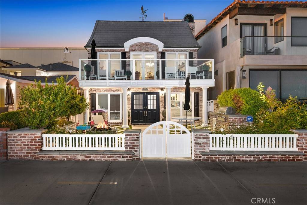 Newport Beach, CA 92661,308 E Oceanfront