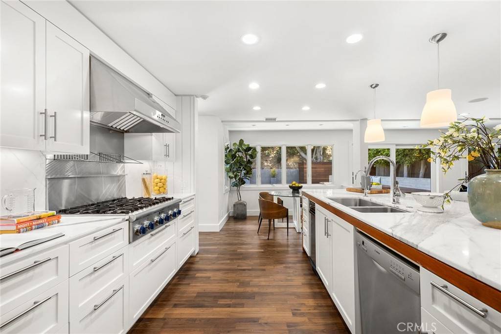 Corona Del Mar, CA 92625,3621 Catamaran DR