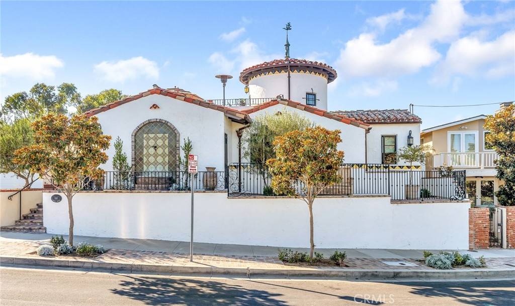 Corona Del Mar, CA 92625,541 Hazel DR