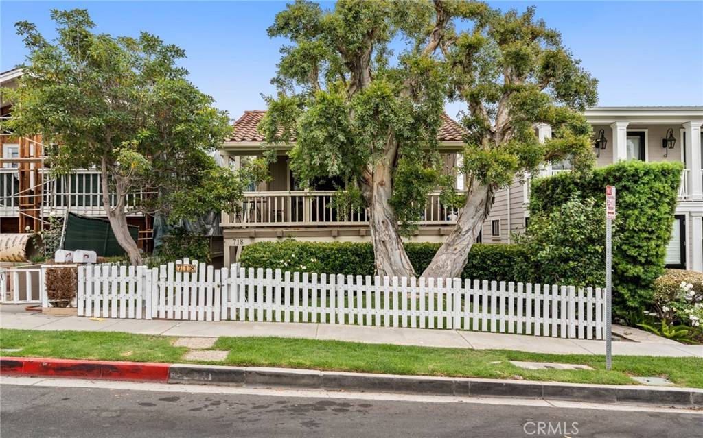 Corona Del Mar, CA 92625,718 Iris AVE