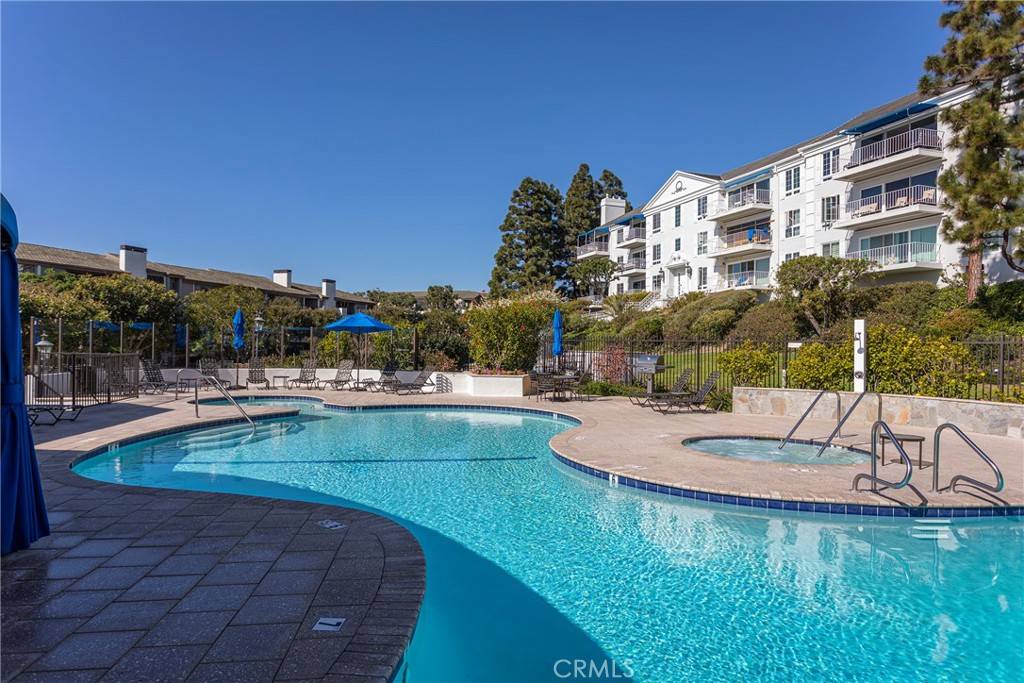 Newport Beach, CA 92663,300 Cagney LN #PH 5