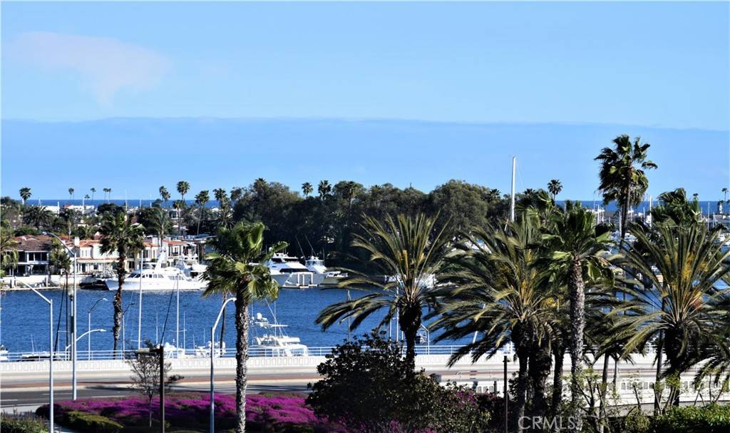 Newport Beach, CA 92663,280 Cagney LN #209