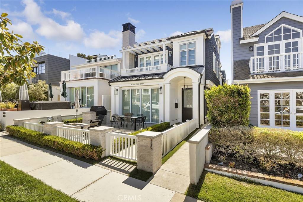 Corona Del Mar, CA 92625,708 1/2 Heliotrope AVE