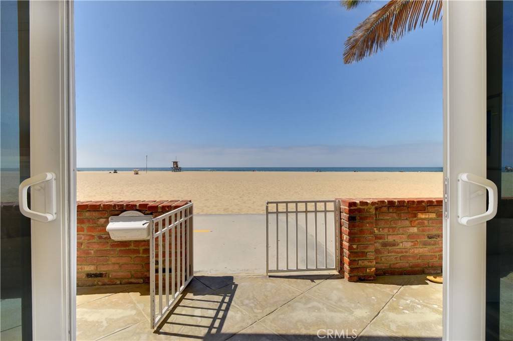 Newport Beach, CA 92663,1904 W Oceanfront