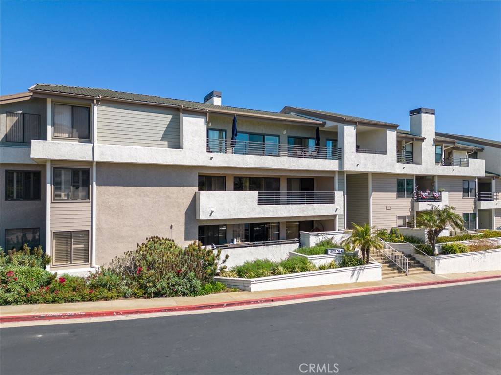 Newport Beach, CA 92663,220 Nice LN #201