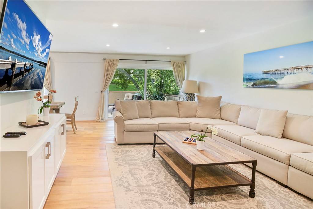 Newport Beach, CA 92660,2112 Vista Dorado
