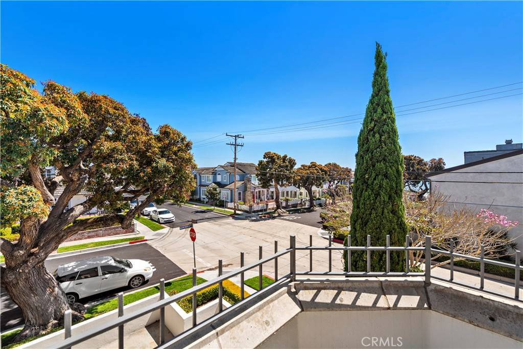 Corona Del Mar, CA 92625,301 Narcissus AVE