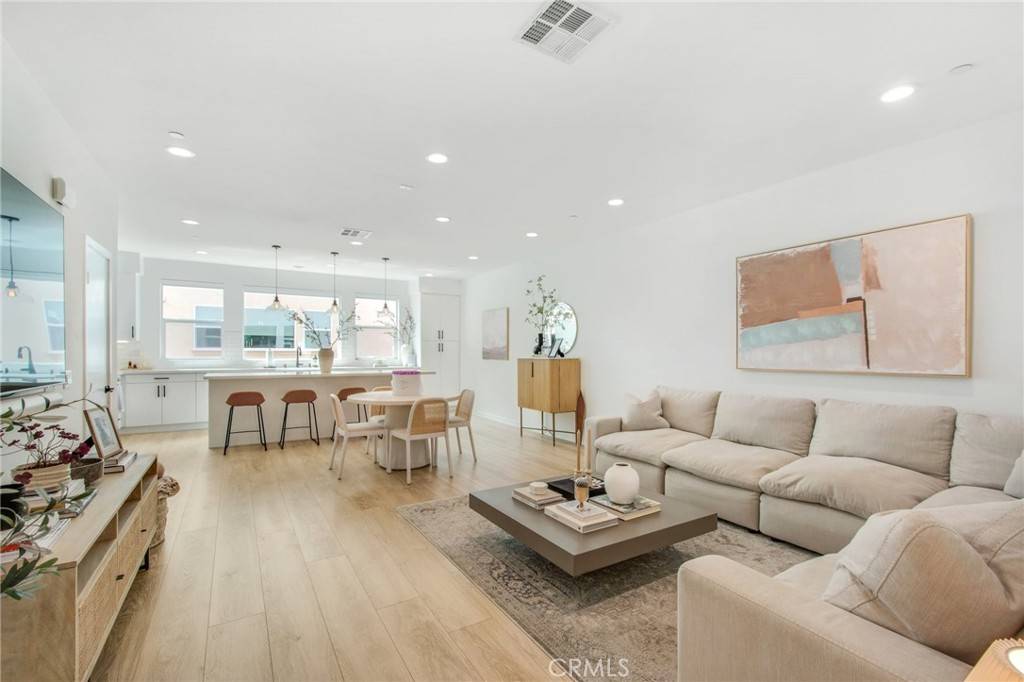 Costa Mesa, CA 92627,315 Ford RD