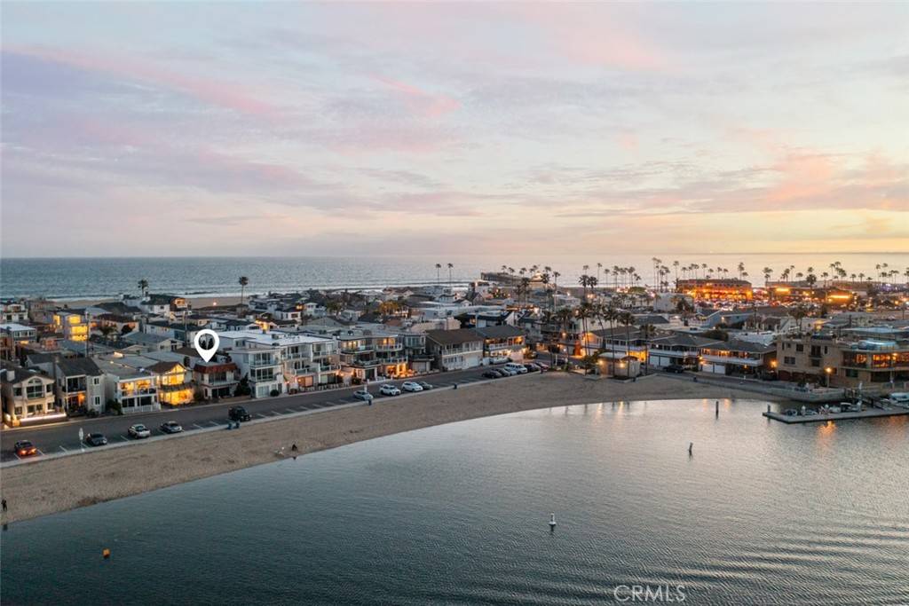 Newport Beach, CA 92663,1811 W Bay AVE