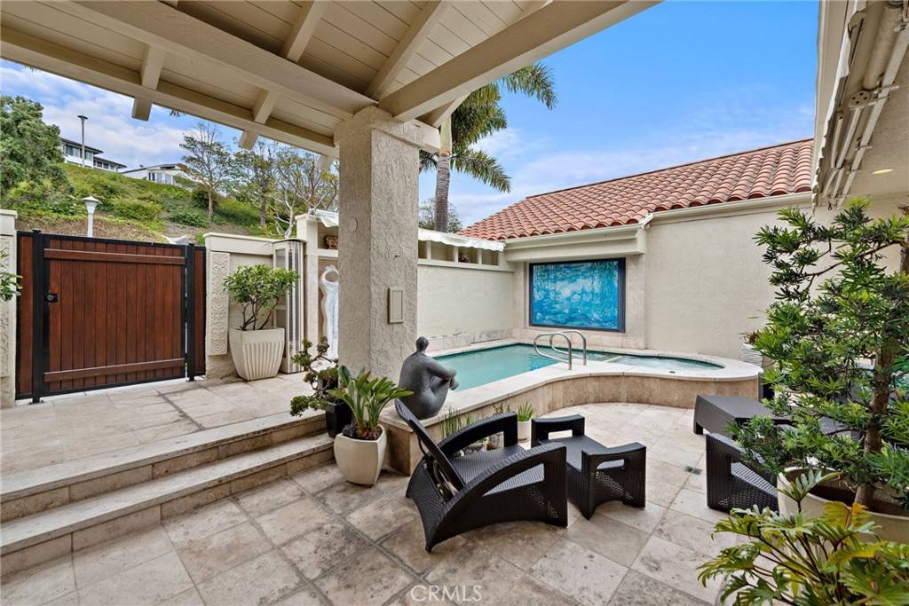 Newport Beach, CA 92660,11 Saint Tropez