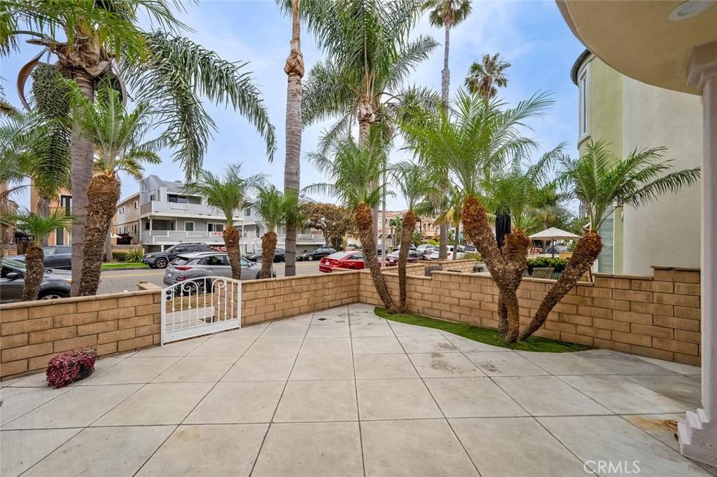 Huntington Beach, CA 92648,219 6th ST