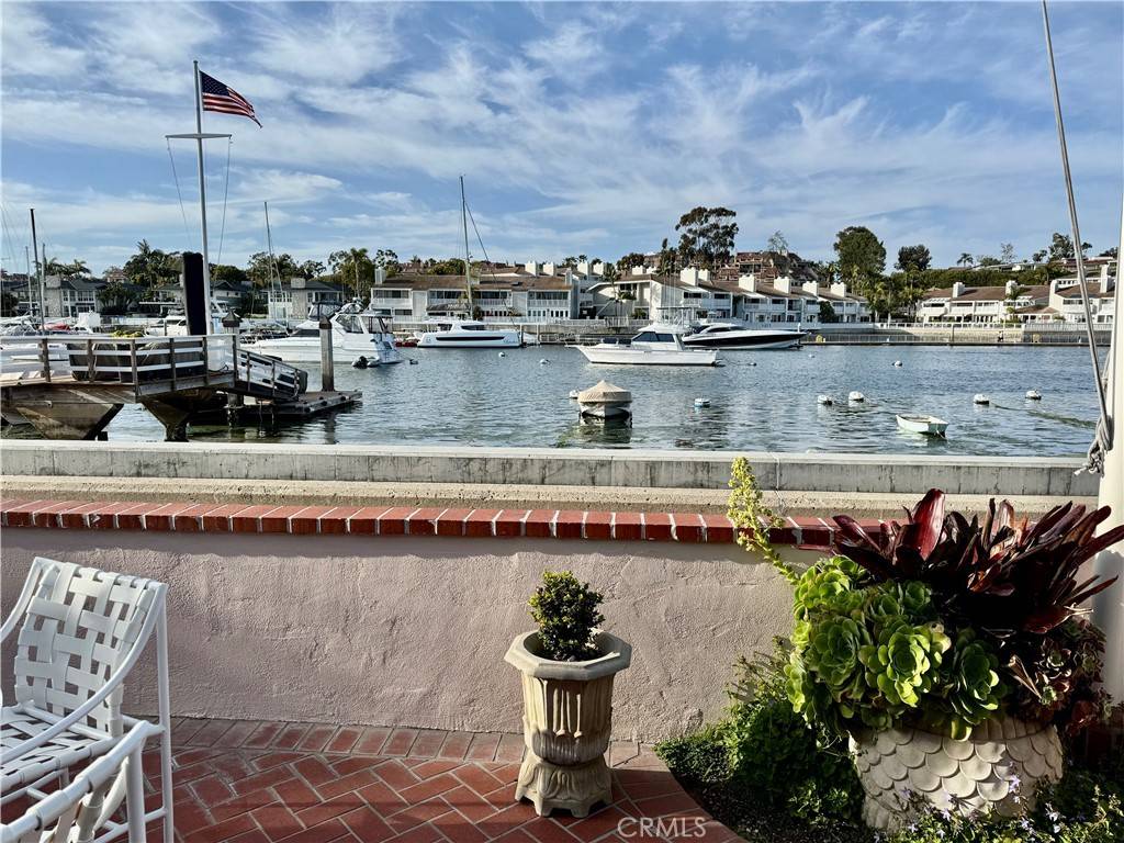 Newport Beach, CA 92662,1009 N Bay Front