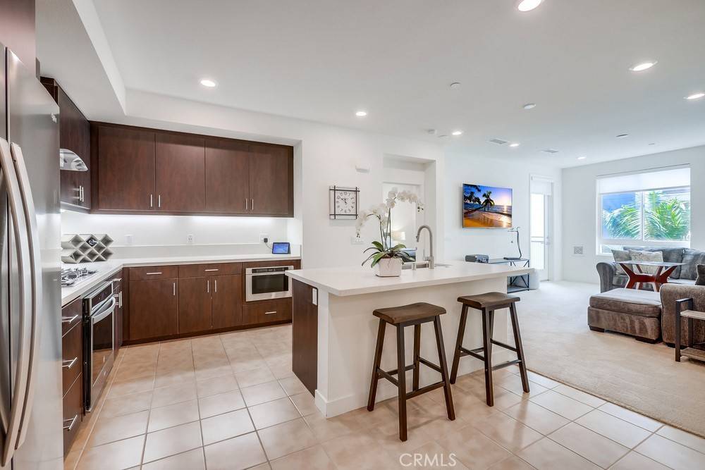 Irvine, CA 92612,1420 Nolita