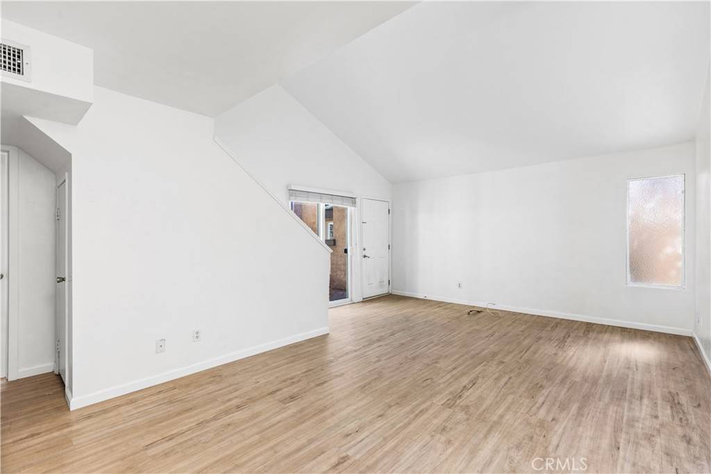 Fullerton, CA 92835,2700 Brea BLVD #25