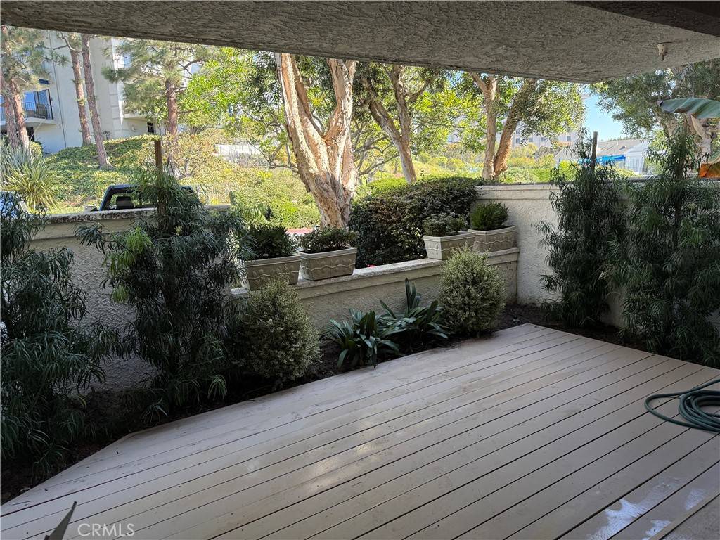 Newport Beach, CA 92663,950 Cagney LN #106