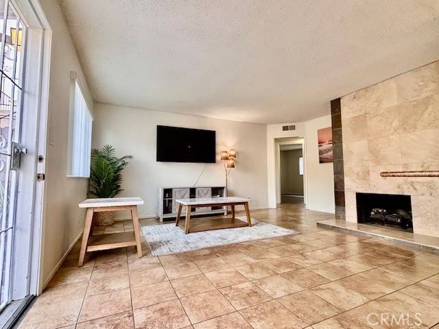 Huntington Beach, CA 92647,17102 Emerald LN #C