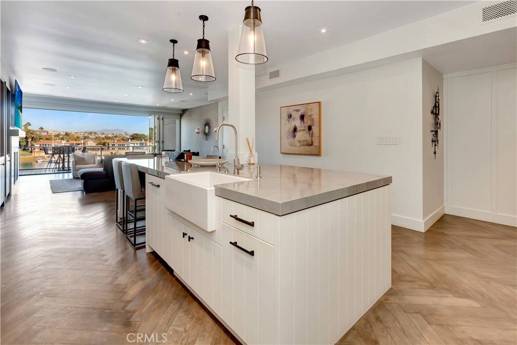 Newport Beach, CA 92663,621 Lido Park DR #B3