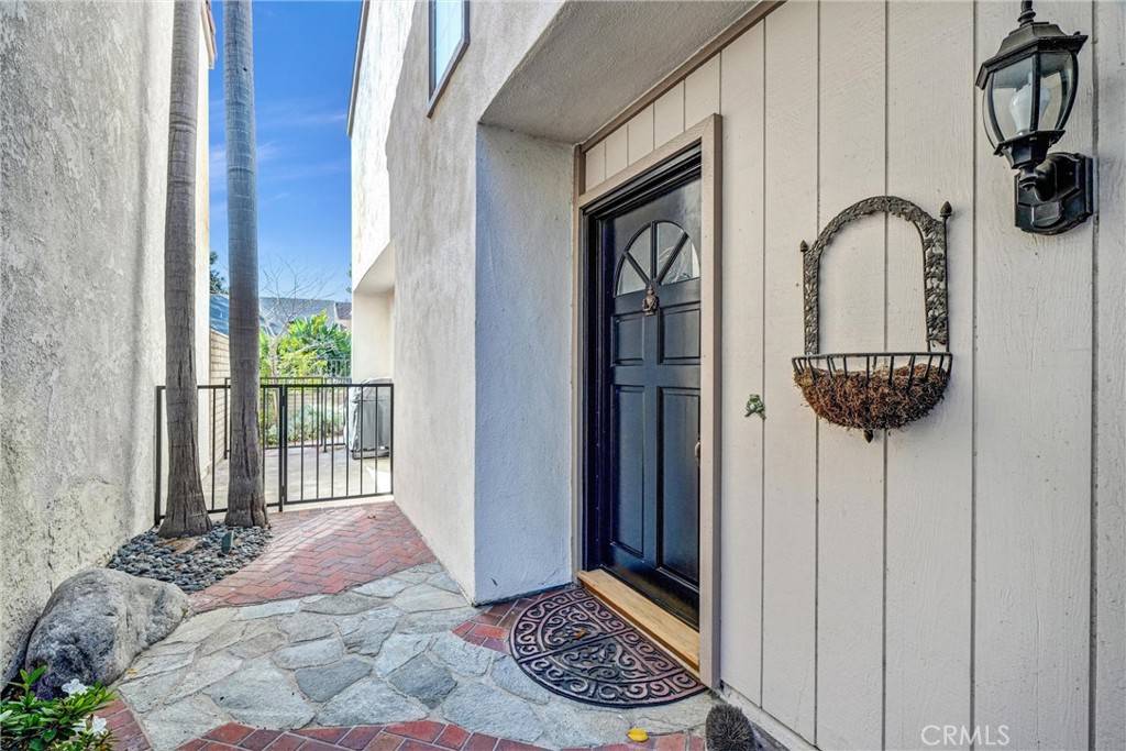 Irvine, CA 92612,54 Willow Tree LN
