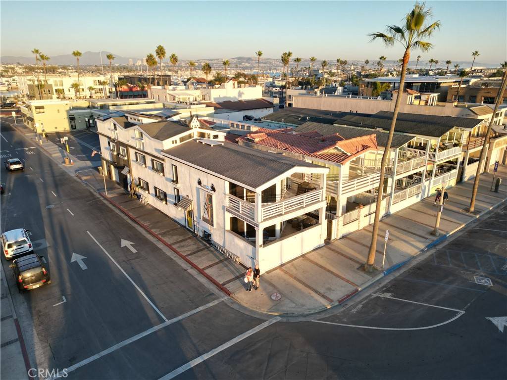 Newport Beach, CA 92663,2214 W Oceanfront #A