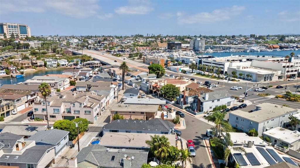 Newport Beach, CA 92663,517 35th ST