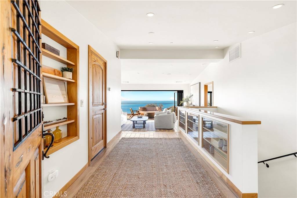 Laguna Beach, CA 92651,206 Grandview ST