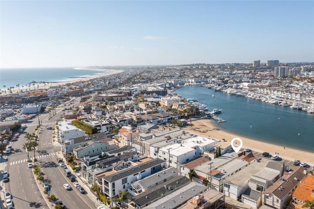 Newport Beach, CA 92663,1811 W Bay AVE