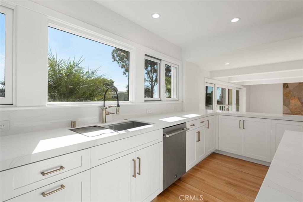 Newport Beach, CA 92663,1 Park PL