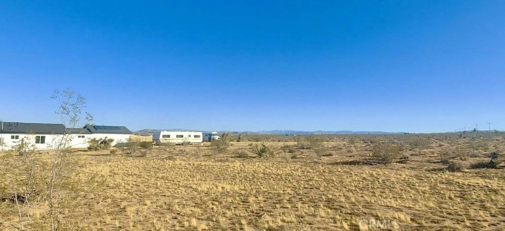 56133 Jesse RD Landers, CA 92285