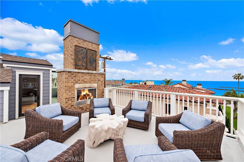 Corona Del Mar, CA 92625,212 Marguerite AVE