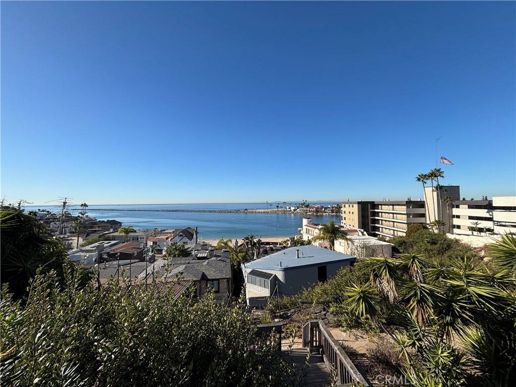 Corona Del Mar, CA 92625,2607 Ocean BLVD