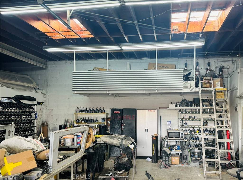 Santa Ana, CA 92701,1110 E 4th ST