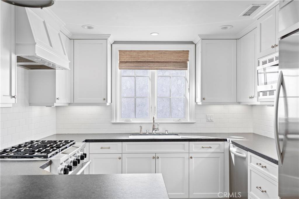 Corona Del Mar, CA 92625,515 1/2 Narcissus AVE