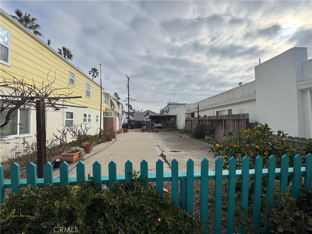 Newport Beach, CA 92662,124 Sapphire Ave