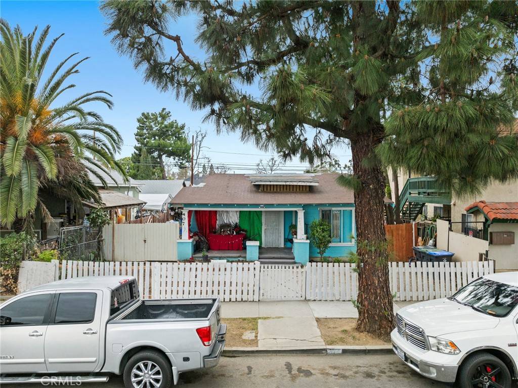 Santa Ana, CA 92701,407 E Pine ST