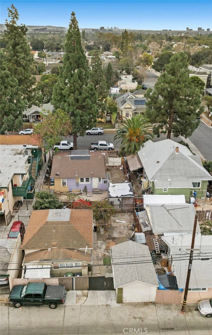Santa Ana, CA 92701,407 E Pine ST