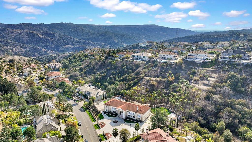 Diamond Bar, CA 91765,2839 Oak Knoll DR