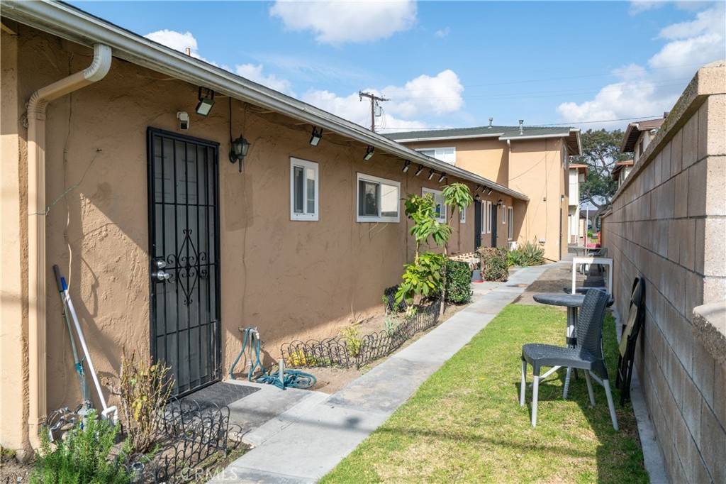 Anaheim, CA 92804,2135 W Ball RD