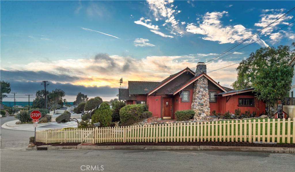 Laguna Beach, CA 92651,310 Hawthorne RD