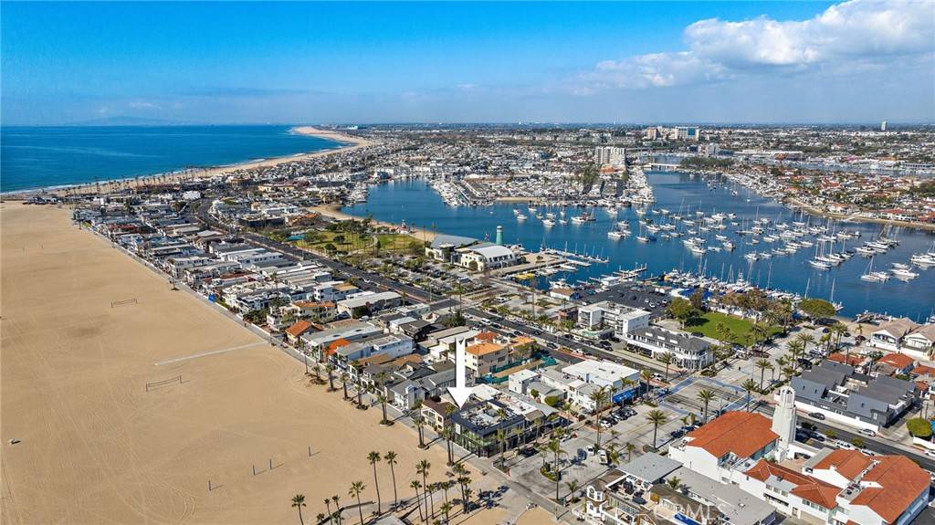 Newport Beach, CA 92663,1504 W Oceanfront #5