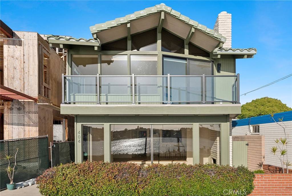 Newport Beach, CA 92662,404 S Bay Front